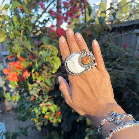 Sterling silver and white lace agate and carnelian ring